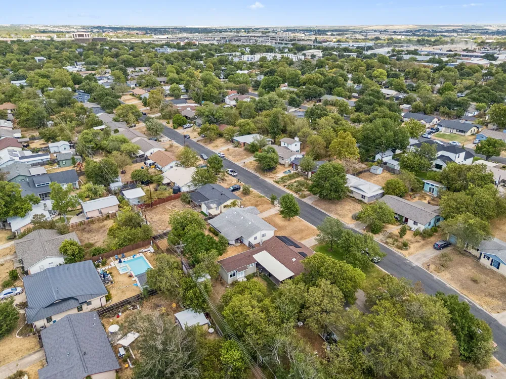 6904 Miranda Drive Austin, TX 78752