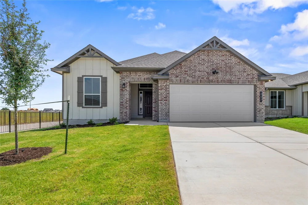 247 Gus Loop Georgetown, TX 78626