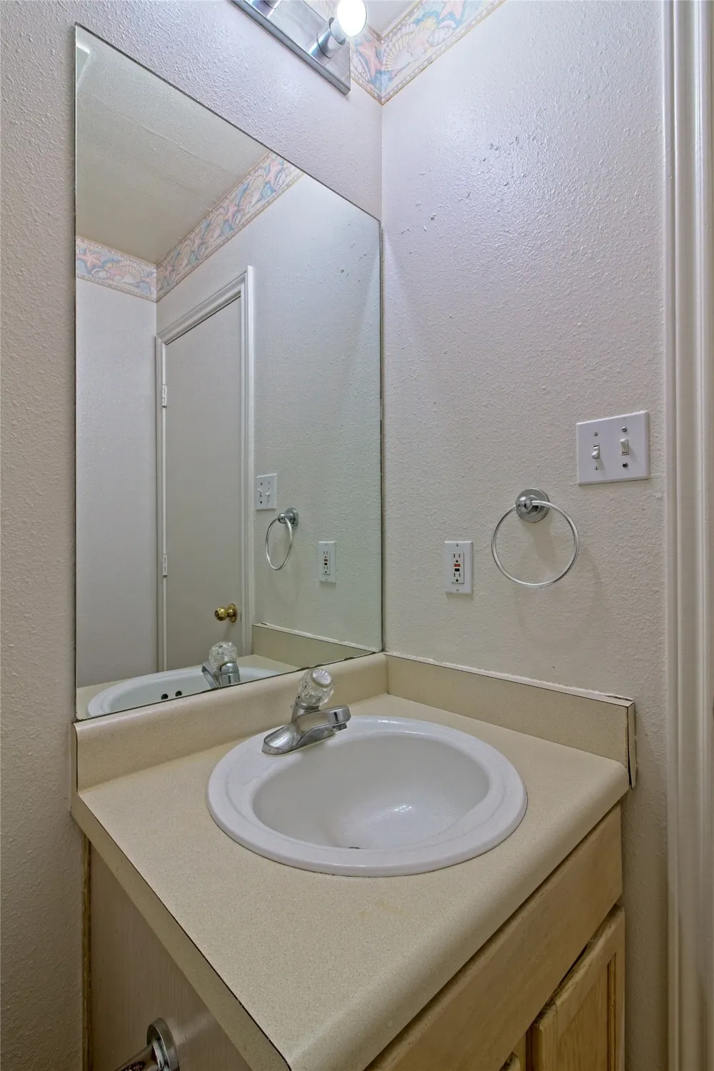 2211 Creekside A Lane #A Georgetown, TX 78626