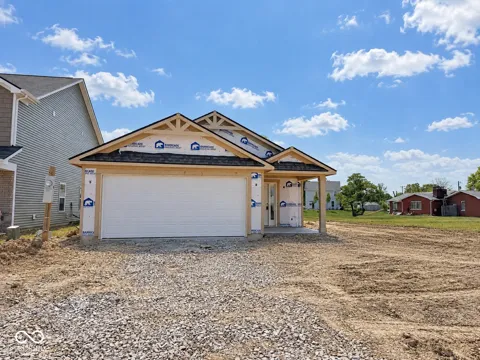 1043 Stratford Lane
