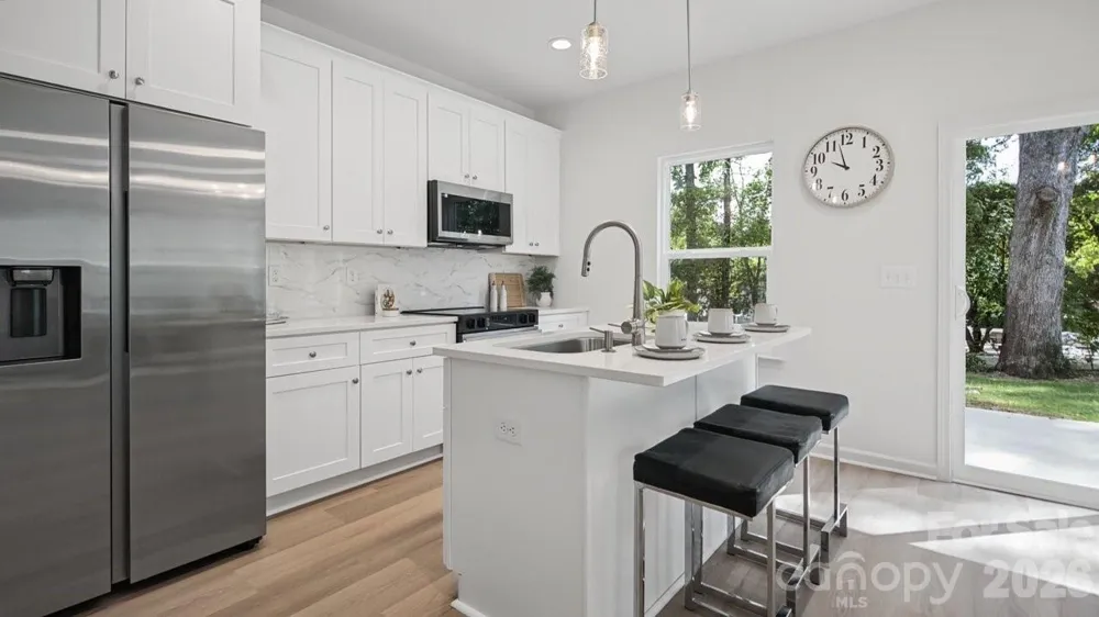 727 Key Street W Charlotte, NC 28208
