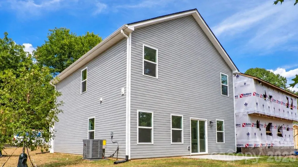 727 Key Street W Charlotte, NC 28208