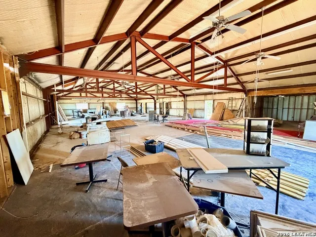 3105 ZANDERSON AVE Jourdanton, TX 78026