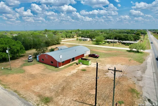 3105 ZANDERSON AVE Jourdanton, TX 78026