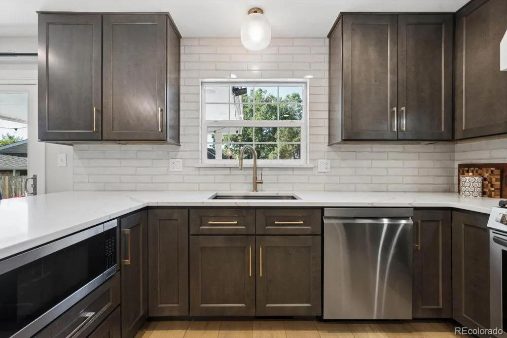 9142 W Hialeah Place Littleton, CO 80123