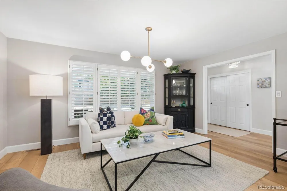 9142 W Hialeah Place Littleton, CO 80123