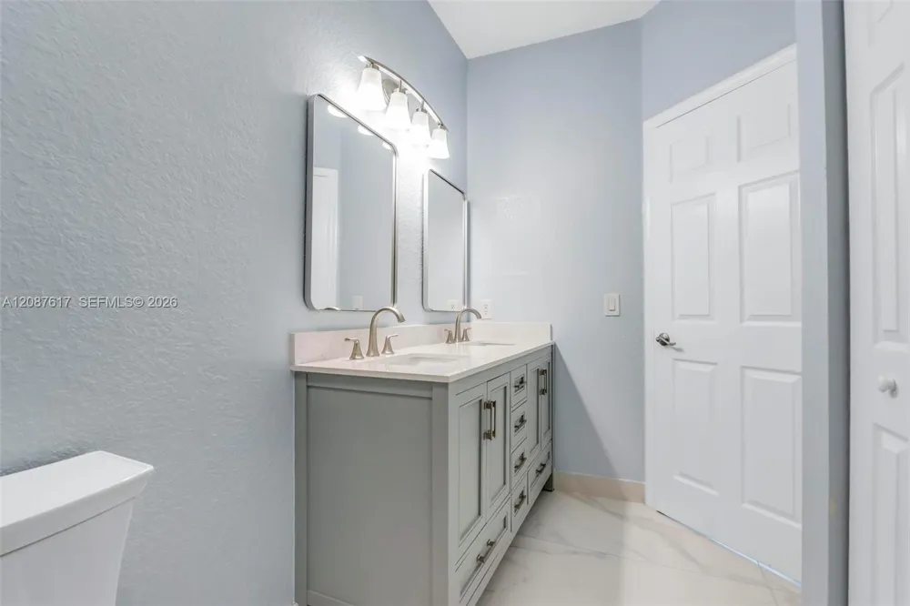8870 Isles Cir Tamarac, FL 33321