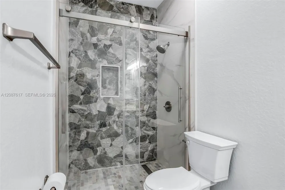 8870 Isles Cir Tamarac, FL 33321