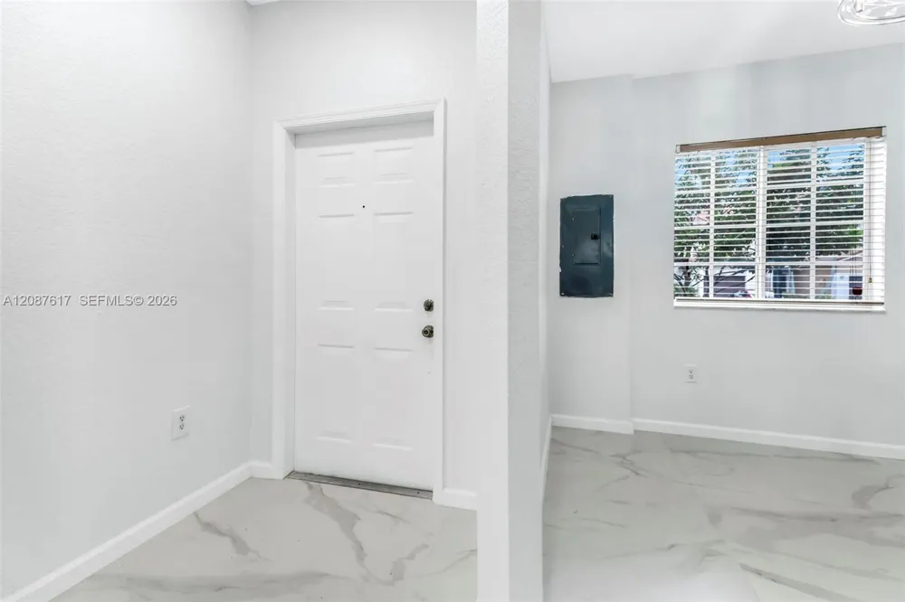 8870 Isles Cir Tamarac, FL 33321