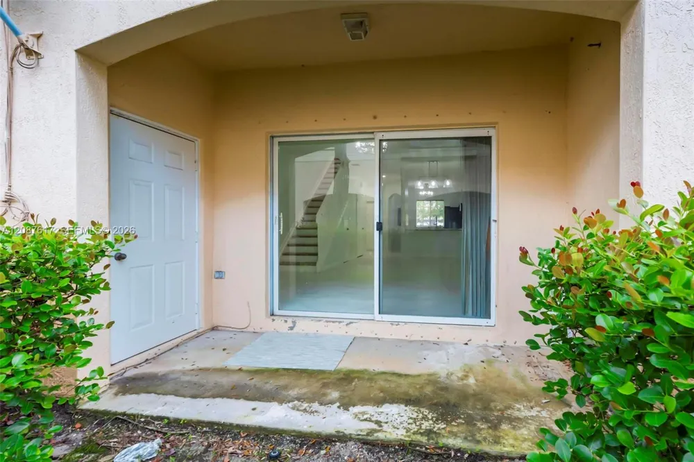 8870 Isles Cir Tamarac, FL 33321
