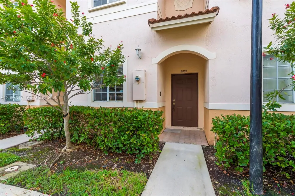 8870 Isles Cir Tamarac, FL 33321