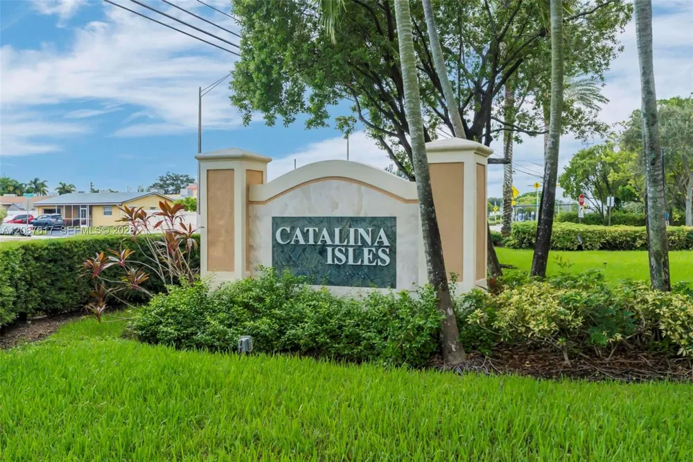 8870 Isles Cir Tamarac, FL 33321