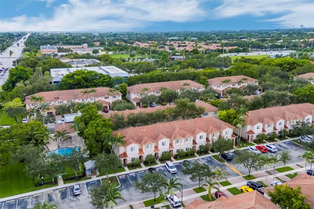 8870 Isles Cir Tamarac, FL 33321