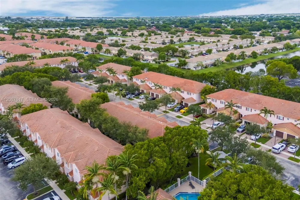 8870 Isles Cir Tamarac, FL 33321