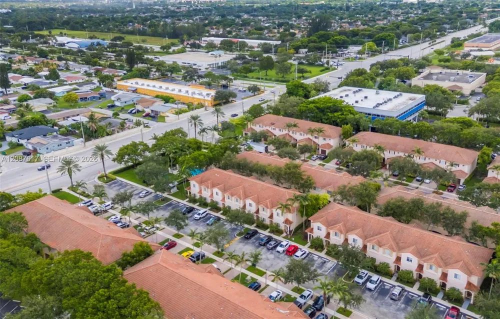 8870 Isles Cir Tamarac, FL 33321