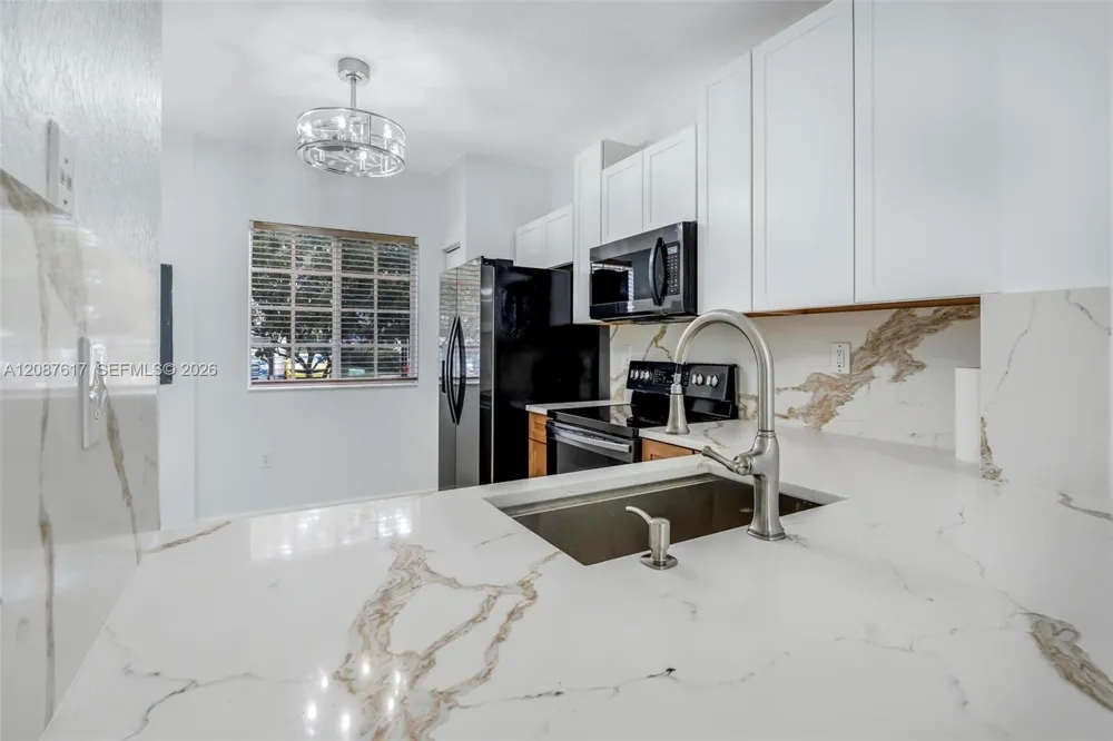 8870 Isles Cir Tamarac, FL 33321