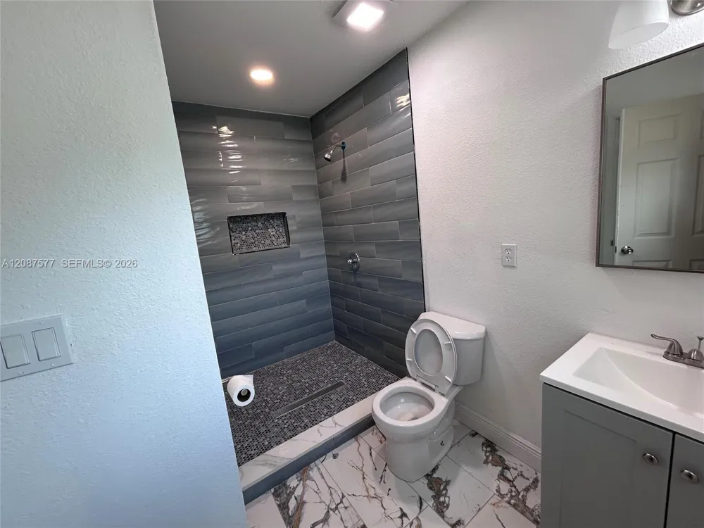 1835 NW 122nd St Miami, FL 33167