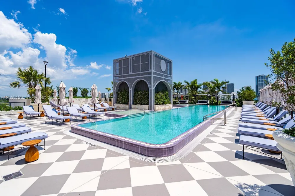 2700 NW 2nd Ave #426 Miami, FL 33127
