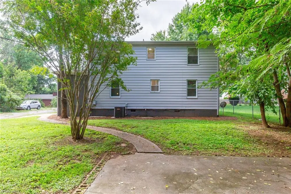 213 E Moore Avenue High Point, NC 27263