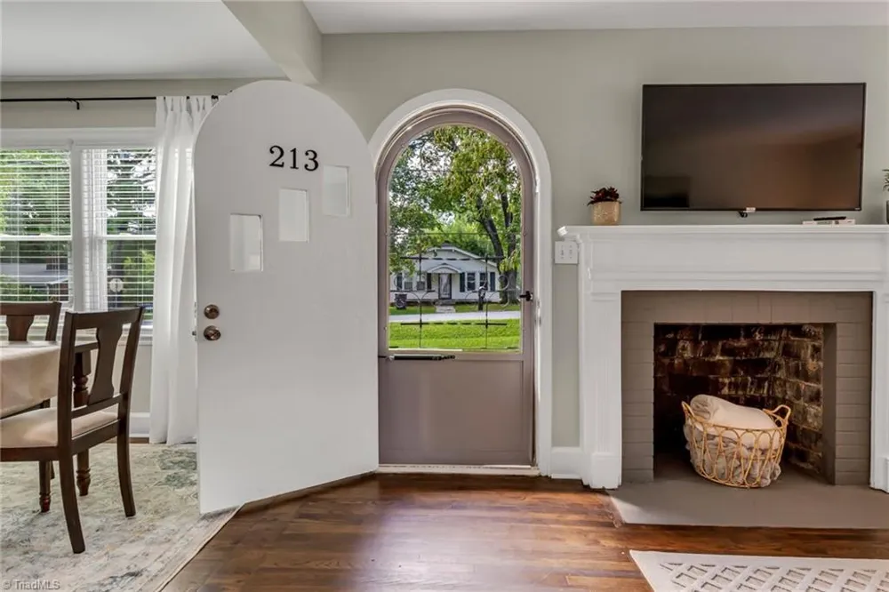 213 E Moore Avenue High Point, NC 27263