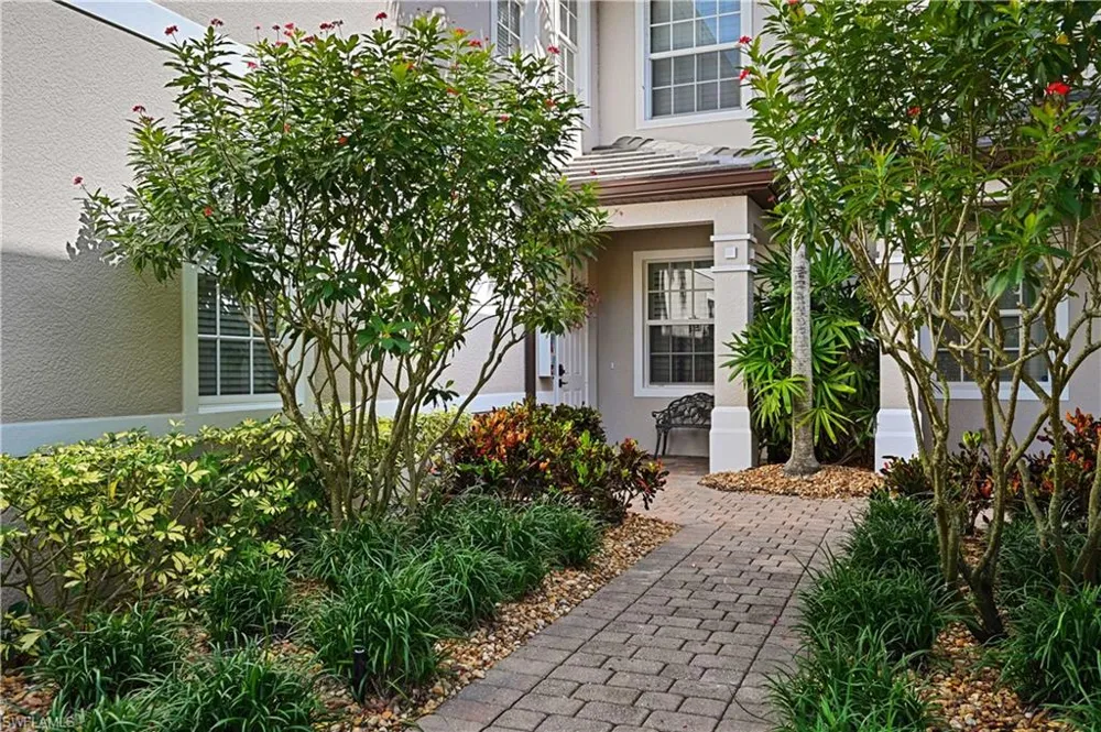 7876 Hawthorne Drive #1201 Naples, FL 34113