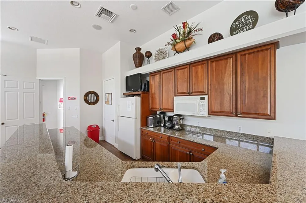 7876 Hawthorne Drive #1201 Naples, FL 34113