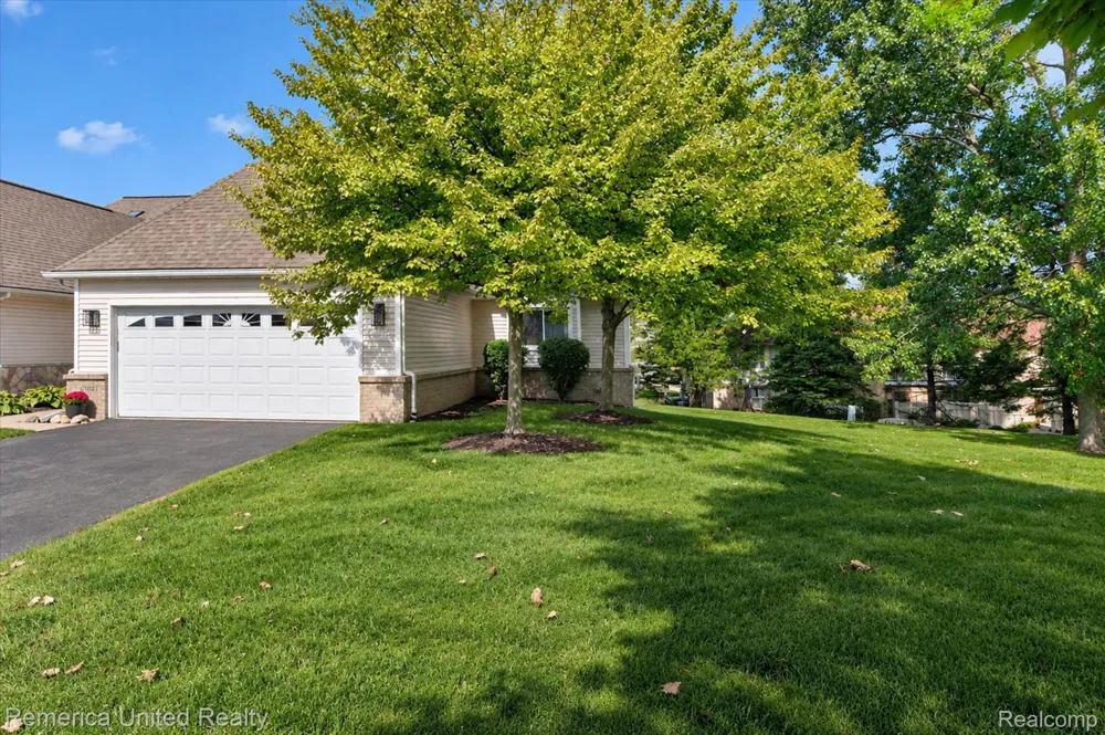 61024 Evergreen Court South Lyon City, MI 48178
