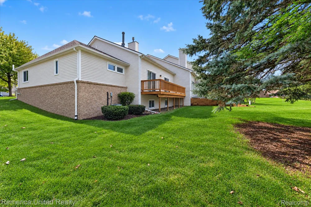 61024 Evergreen Court South Lyon City, MI 48178