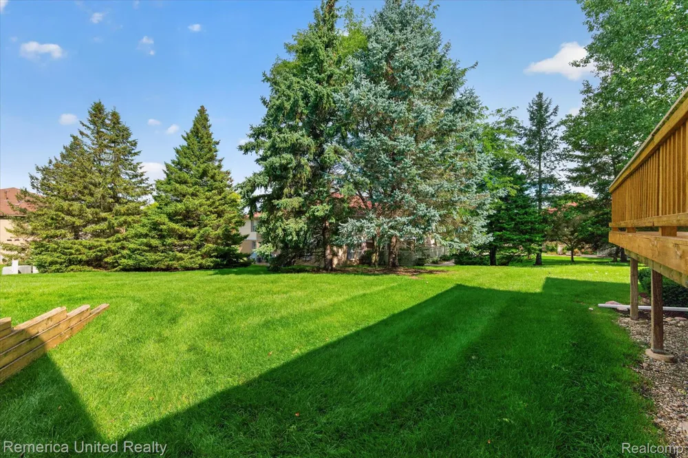 61024 Evergreen Court South Lyon City, MI 48178