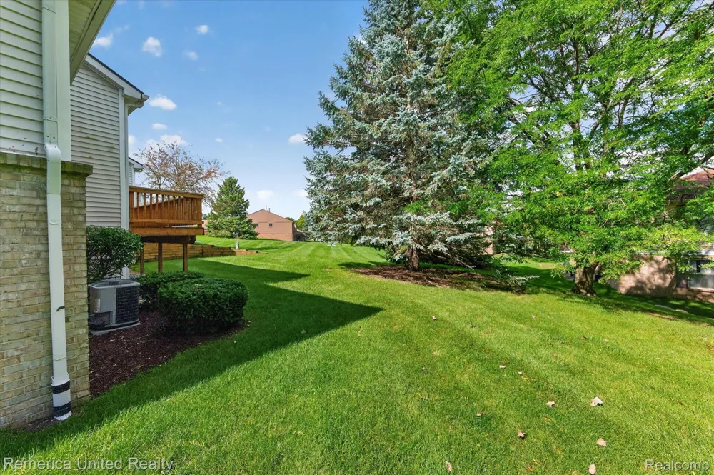 61024 Evergreen Court South Lyon City, MI 48178