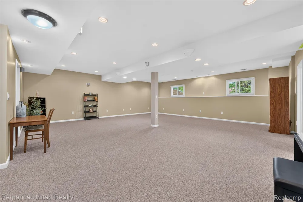 61024 Evergreen Court South Lyon City, MI 48178