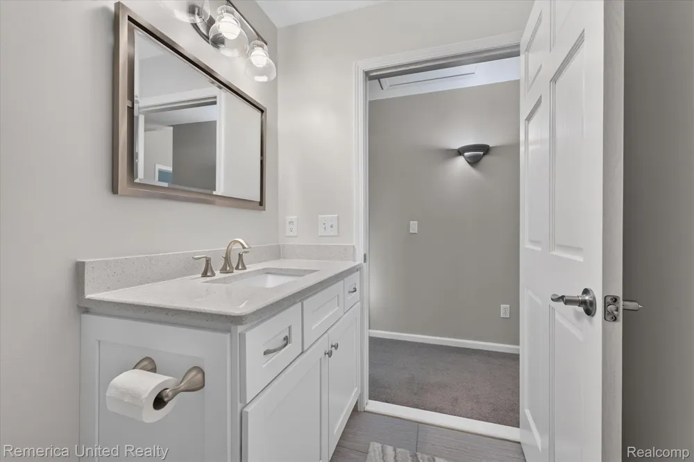 61024 Evergreen Court South Lyon City, MI 48178