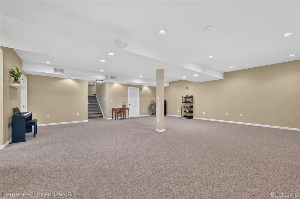 61024 Evergreen Court South Lyon City, MI 48178