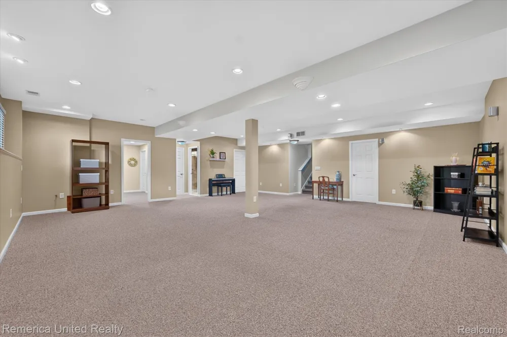 61024 Evergreen Court South Lyon City, MI 48178