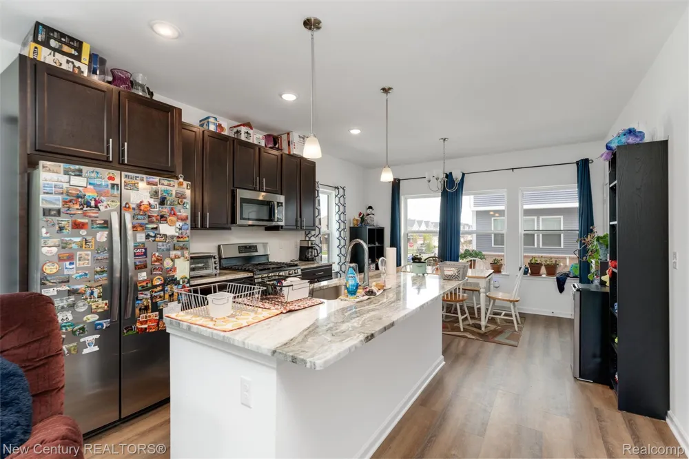 4875 Parkside Lane Troy City, MI 48085