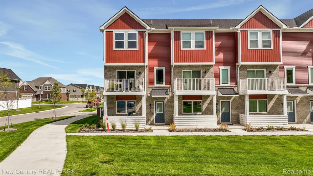 4875 Parkside Lane Troy City, MI 48085