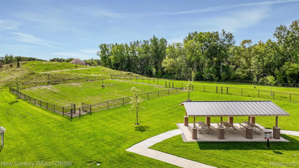 4875 Parkside Lane Troy City, MI 48085