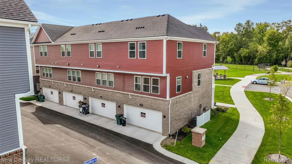 4875 Parkside Lane Troy City, MI 48085