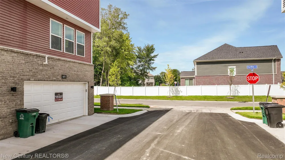 4875 Parkside Lane Troy City, MI 48085