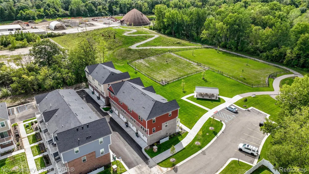 4875 Parkside Lane Troy City, MI 48085