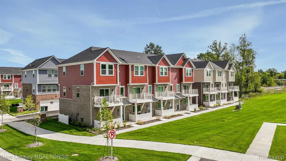 4875 Parkside Lane Troy City, MI 48085