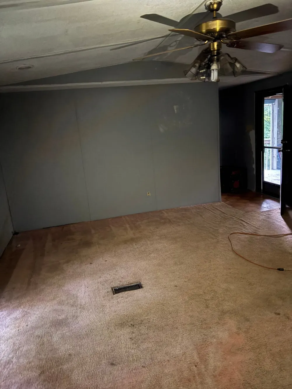 151 Big Springs Ln Jacksboro, TN 37757