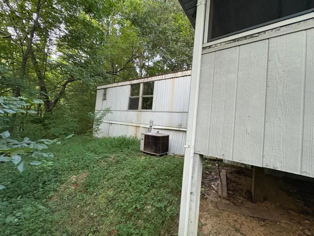 151 Big Springs Ln Jacksboro, TN 37757