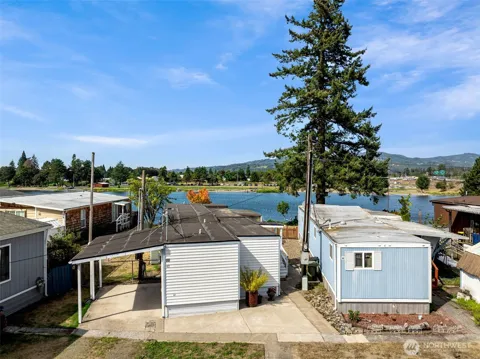 296 Island Aire Drive #43
