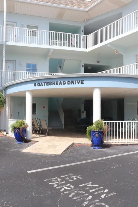 5 GATESHEAD DRIVE #210