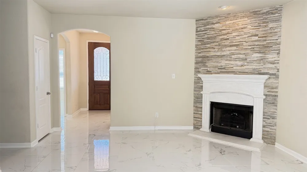 1049 Marietta Lane Aubrey, TX 76227