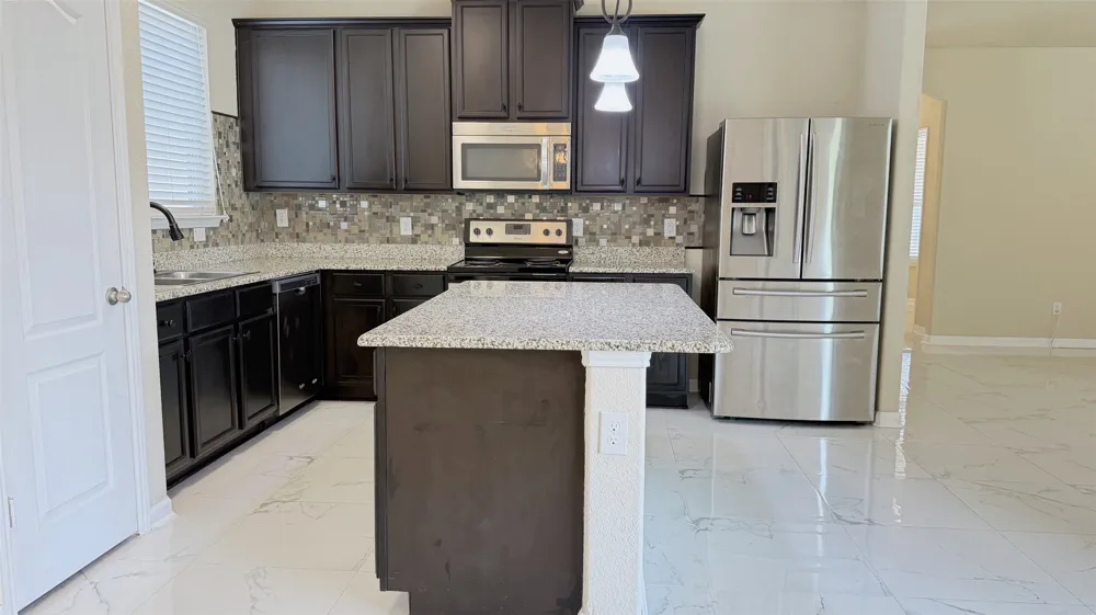 1049 Marietta Lane Aubrey, TX 76227