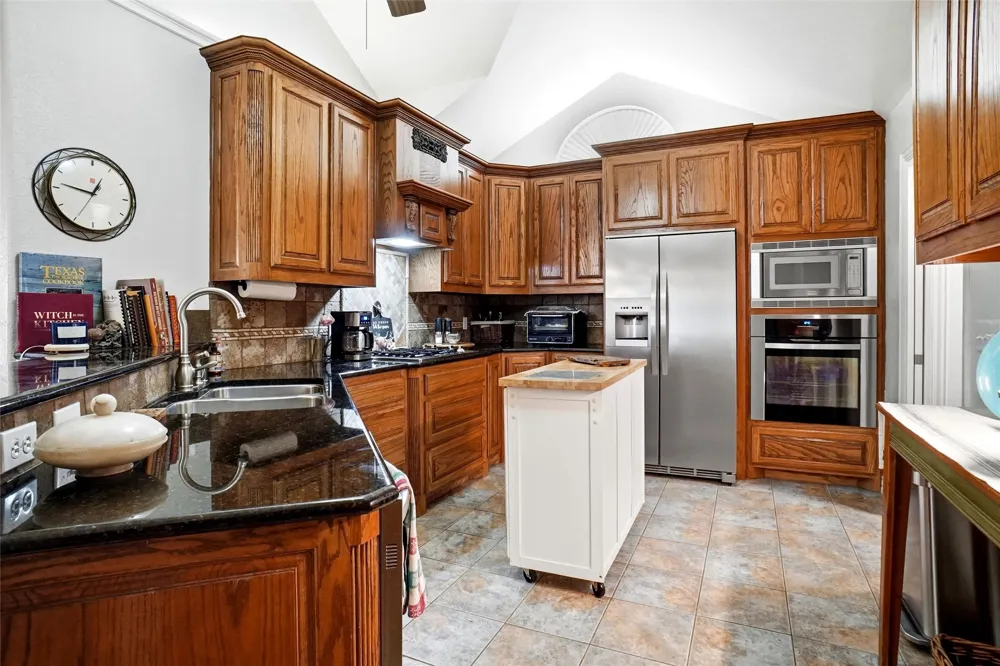 3233 Rosehaven Drive #1610 Fort Worth, TX 76116