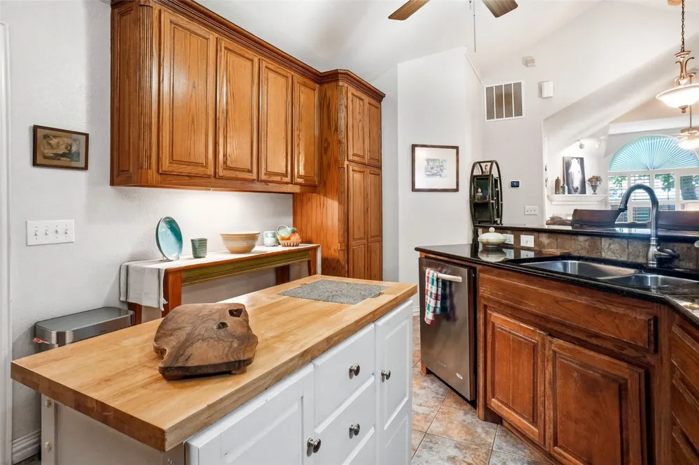 3233 Rosehaven Drive #1610 Fort Worth, TX 76116