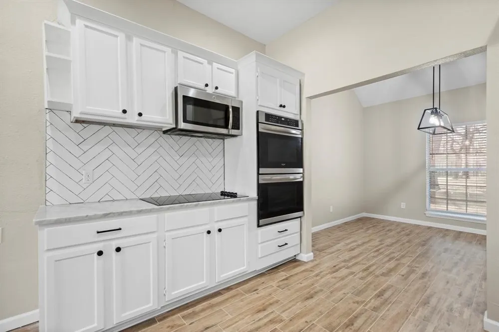 894 Tate Street Mansfield, TX 76063